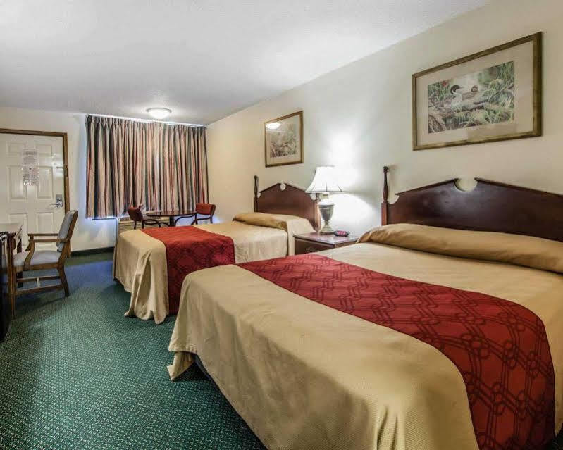 Red Roof Inn Дэндридж Экстерьер фото
